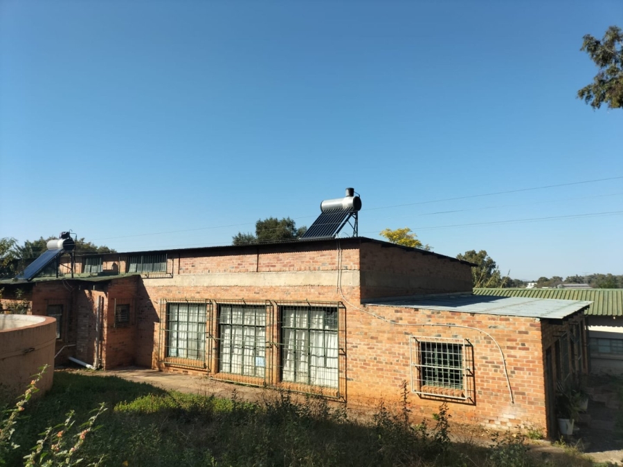 To Let Commercial Property for Rent in Deales Gift Free State